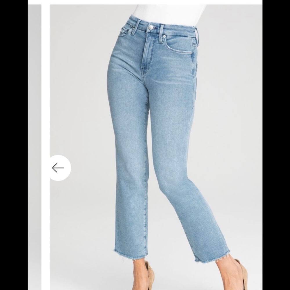 GOOD AMERICAN Straight Split Pocket Jeans!